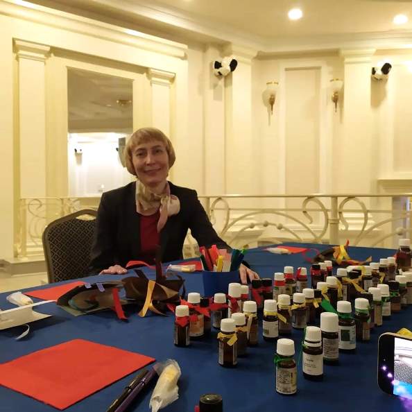 выездной мастер класс по созданию духов, ароматов, парфюма, на праздниках и вечеринках выездной мастер класс по созданию духов, ароматов, парфюма, на праздниках и вечеринках