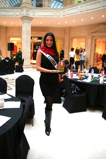 мастер класс по росписи матрешек, Miss Universe 2013 мастер класс по росписи матрешек, Miss Universe 2013